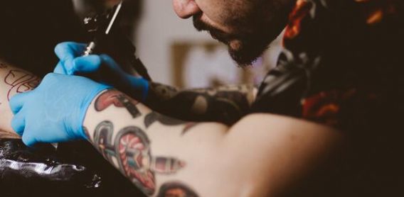 jak dbać o tatuaż